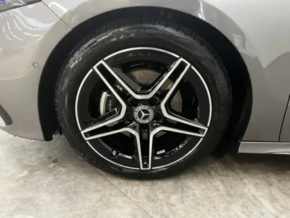 Photo 8 Mercedes Classe A 200 d AMG Line