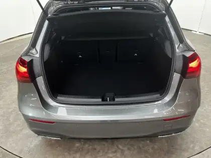 Photo 17 Mercedes Classe A 200 d AMG Line