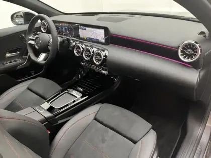 Photo 18 Mercedes Classe A 200 d AMG Line