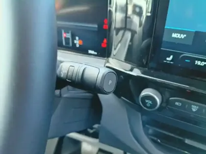 Photo 7 Ford Custom Fg 320 L1H1 Electrique 160 kW 218ch Batterie 71 kWh Sport