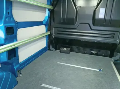 Photo 28 Ford Custom Fg 320 L1H1 Electrique 160 kW 218ch Batterie 71 kWh Sport