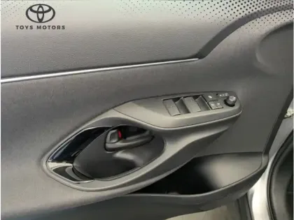 Photo 6 Toyota Yaris Hybride 1.5 HYBRID 116H DESIGN AUTO