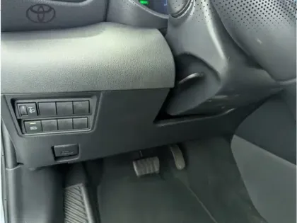 Photo 17 Toyota Yaris Gén. I Ph1 NG Design 5