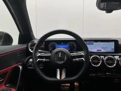 Photo 16 Mercedes Classe A 200 Berline AMG Line