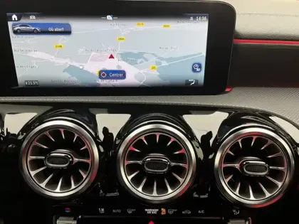 Photo 11 Mercedes Classe A 200 Berline AMG Line