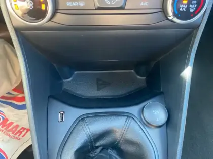 Photo 21 Ford Fiesta Gén. V Ph1 Evo Cool & Connect 3