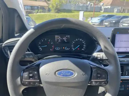 Photo 6 Ford Fiesta Gén. V Ph1 Evo Cool & Connect 3