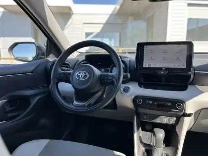 Photo 10 Toyota Yaris Hybride 116h Iconic Techno