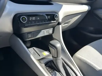 Photo 11 Toyota Yaris Hybride 116h Iconic Techno