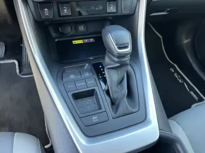 Photo 6 Toyota Rav4 Gén. V Ph1 Lounge 5