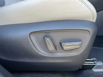 Photo 23 Toyota Rav4 Gén. V Ph1 Lounge 5