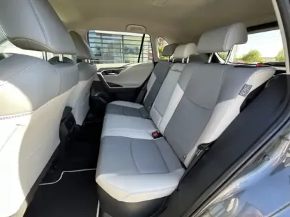 Photo 8 Toyota Rav4 Gén. V Ph1 Lounge 5