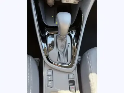 Photo 16 Toyota Yaris Hybride 116h Design VD