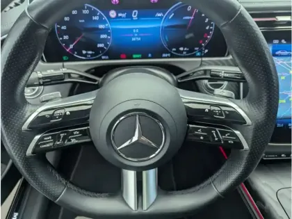 Photo 22 Mercedes Classe E Berline 300 de Hybrid EQ AMG Line