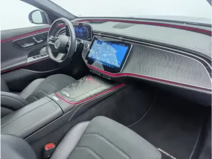 Photo 11 Mercedes Classe E Berline 300 de Hybrid EQ AMG Line