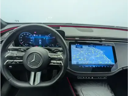 Photo 8 Mercedes Classe E Berline 300 de Hybrid EQ AMG Line