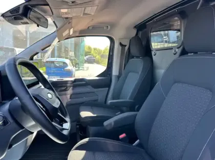 Photo 8 Ford Custom Gén. II Ph1 Trend 1