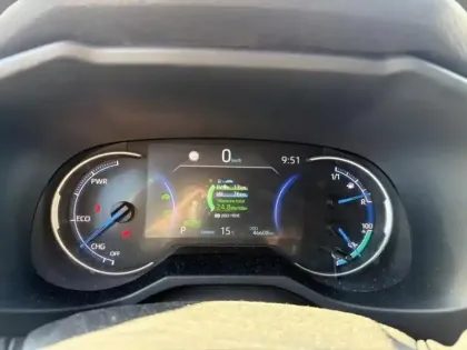 Photo 10 Toyota Rav4 Gén. V Ph1 Design Business 5