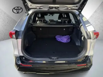 Photo 9 Toyota Rav4 Gén. V Ph1 Design Business 5