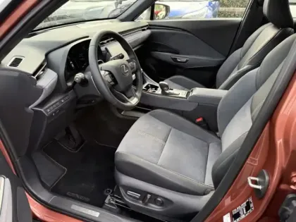 Photo 15 Lexus Lbx 1.5 136H 2WD Cool PKADVANCED