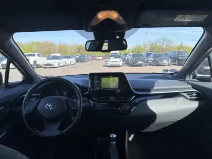 Photo 10 Toyota C-HR 1.8 Hybride 122 Edition