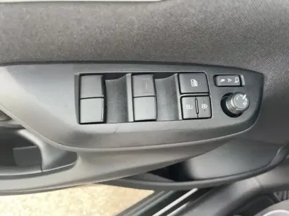 Photo 14 Toyota Yaris Hybride 1.5 HYBRID 130H DESIGN AUTO 2WD