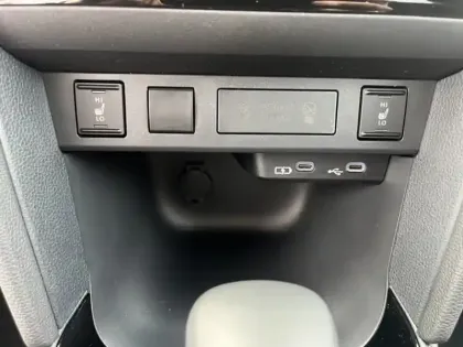 Photo 11 Toyota Yaris Hybride 1.5 HYBRID 130H DESIGN AUTO 2WD