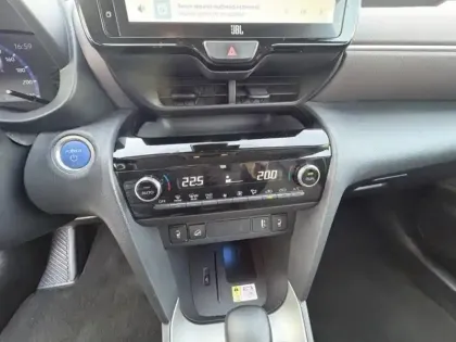 Photo 13 Toyota Yaris Hybride 1.5 HYBRID 116H COLLECTION AWD AUTO