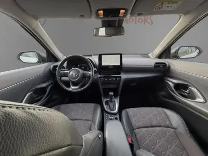 Photo 9 Toyota Yaris Hybride 1.5 HYBRID 116H COLLECTION AWD AUTO