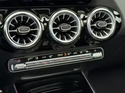 Photo 31 Mercedes GLA 250 e AMG Line