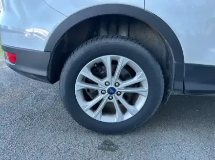 Photo 13 Ford Kuga 1.5 Flexifuel-E85 150ch Stop&Start Titanium 4x2 Euro6.2