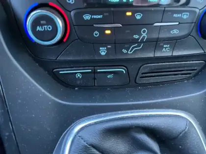 Photo 20 Ford Kuga 1.5 Flexifuel-E85 150ch Stop&Start Titanium 4x2 Euro6.2