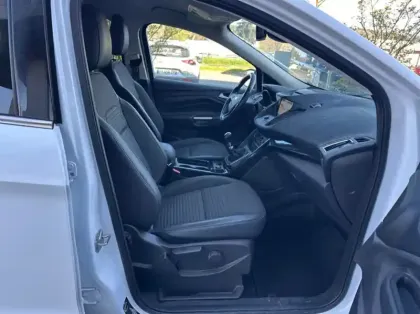 Photo 26 Ford Kuga 1.5 Flexifuel-E85 150ch Stop&Start Titanium 4x2 Euro6.2