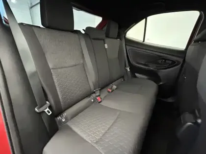 Photo 25 Toyota Yaris Hybride 1.5 116H DESIGN PACK CARGO