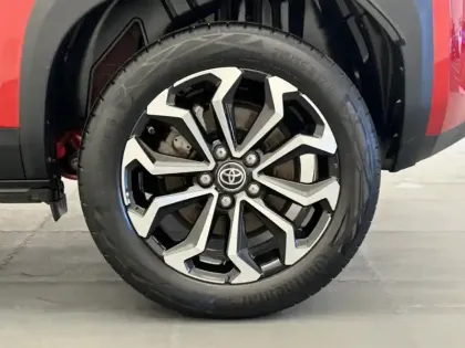 Photo 8 Toyota Yaris Hybride 1.5 116H DESIGN PACK CARGO