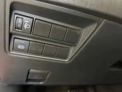 Photo 12 Toyota Yaris Hybride 1.5 116H DESIGN PACK CARGO