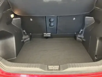 Photo 9 Toyota Yaris Hybride 1.5 116H DESIGN PACK CARGO