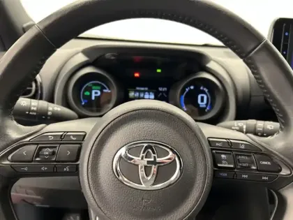 Photo 11 Toyota Yaris Hybride 1.5 116H DESIGN PACK CARGO