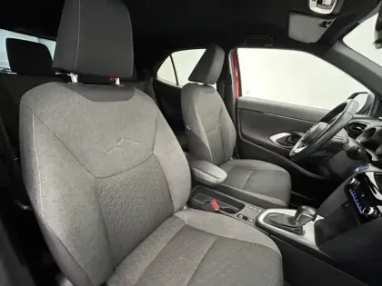 Photo 24 Toyota Yaris Hybride 1.5 116H DESIGN PACK CARGO