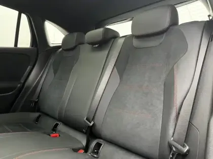 Photo 12 Mercedes GLA 250 e AMG Line