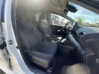 Photo 15 Toyota Yaris Hybride 116h Design MY22