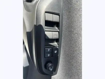 Photo 17 Toyota Yaris Hybride 116h Design MY22