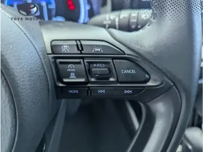 Photo 18 Toyota Yaris Gén. IV Ph1 NG Design 5