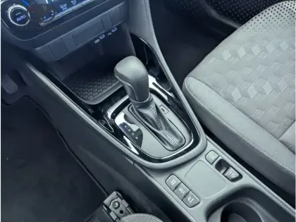 Photo 21 Toyota Yaris Gén. IV Ph1 NG Design 5