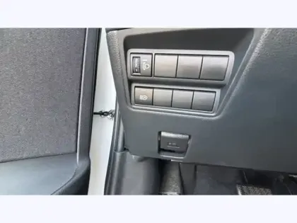 Photo 17 Toyota Yaris Gén. I Ph1 Design 5