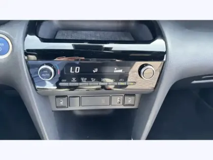 Photo 23 Toyota Yaris Gén. I Ph1 Design 5