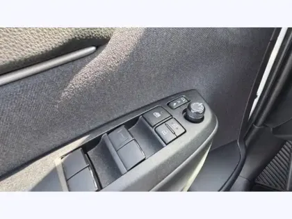 Photo 16 Toyota Yaris Gén. I Ph1 Design 5