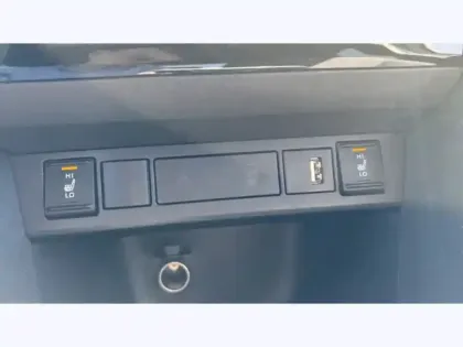 Photo 24 Toyota Yaris Gén. I Ph1 Design 5