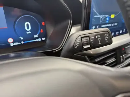 Photo 17 Ford Focus Gén. IV Ph2 Titanium X Business 5