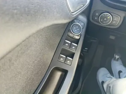 Photo 5 Ford Fiesta Gén. V Ph1 ST-Line 5